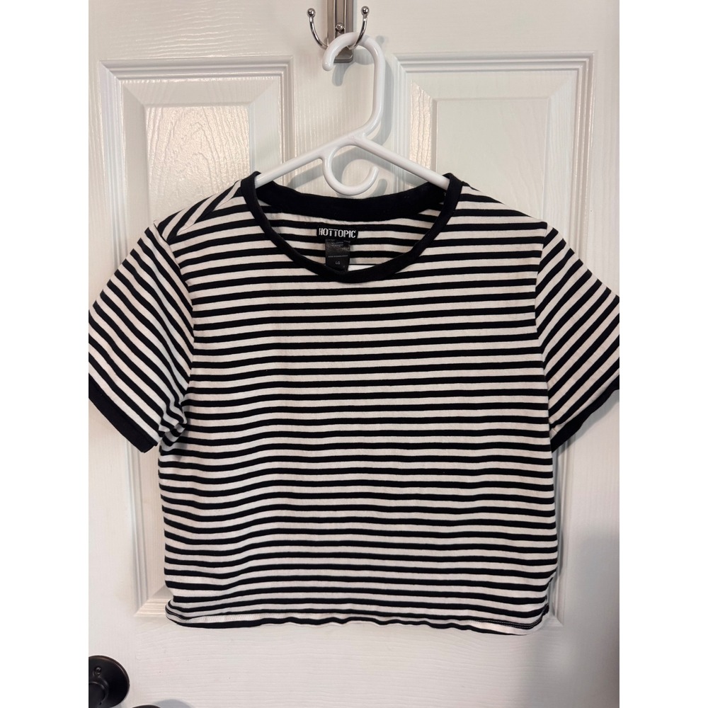 Hot Topic Black & White Striped Crop Top Size Large Goth Alternative